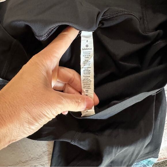 Lululemon leggings size 8 - Picture 5 of 9
